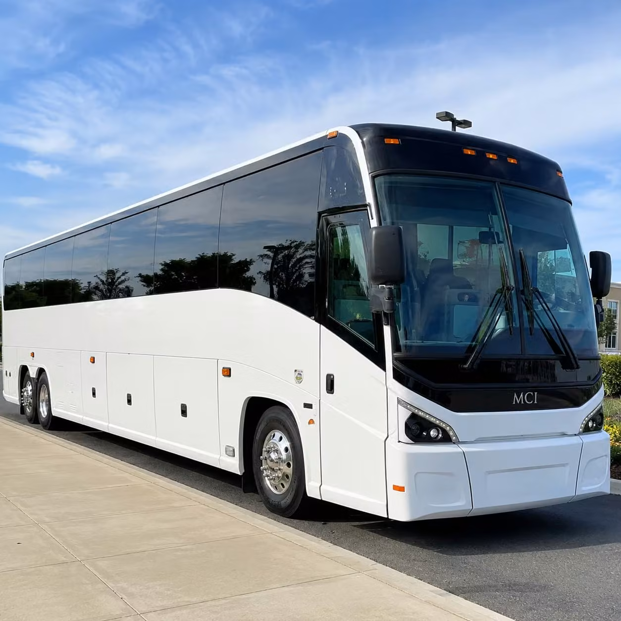 richardson school and university groups travel better on long distance charter buses